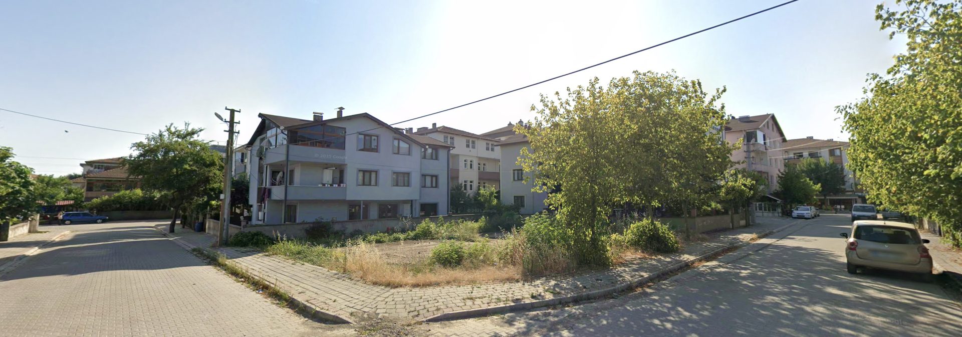 Sakarya Hendek Yeni Mahallede İmarlı Satılık Köşe Parsel